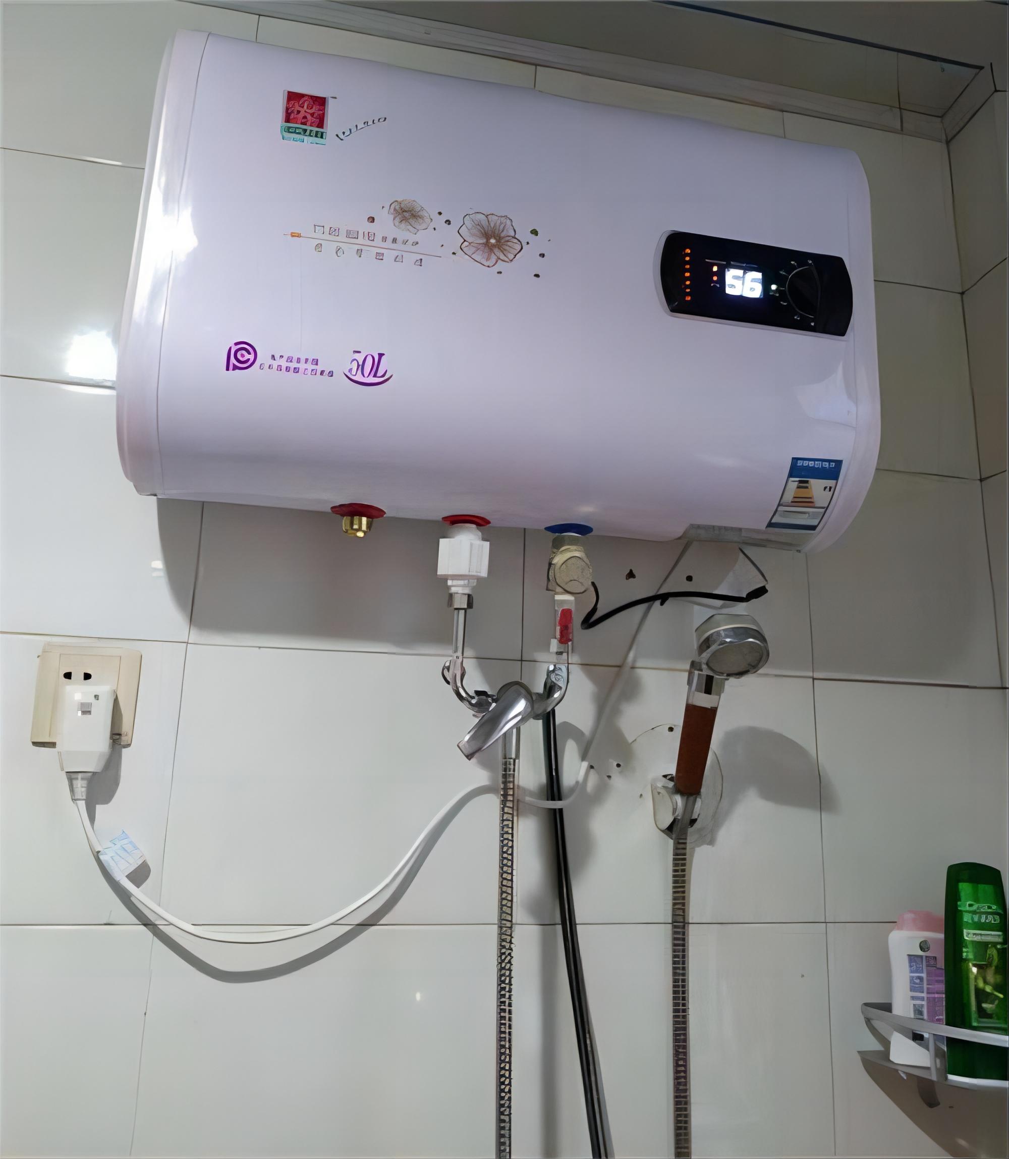 电热水器下面有个小阀门:平时漏水不要管,还要注意定期检查!