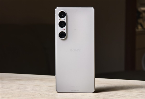 索尼Xperia Pro-C首次现身:6英寸小屏机皇