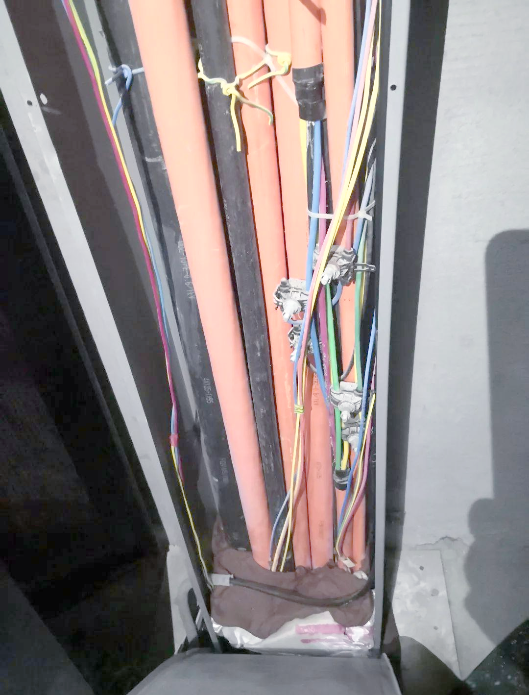 穿刺分支电缆接头为何被限制使用