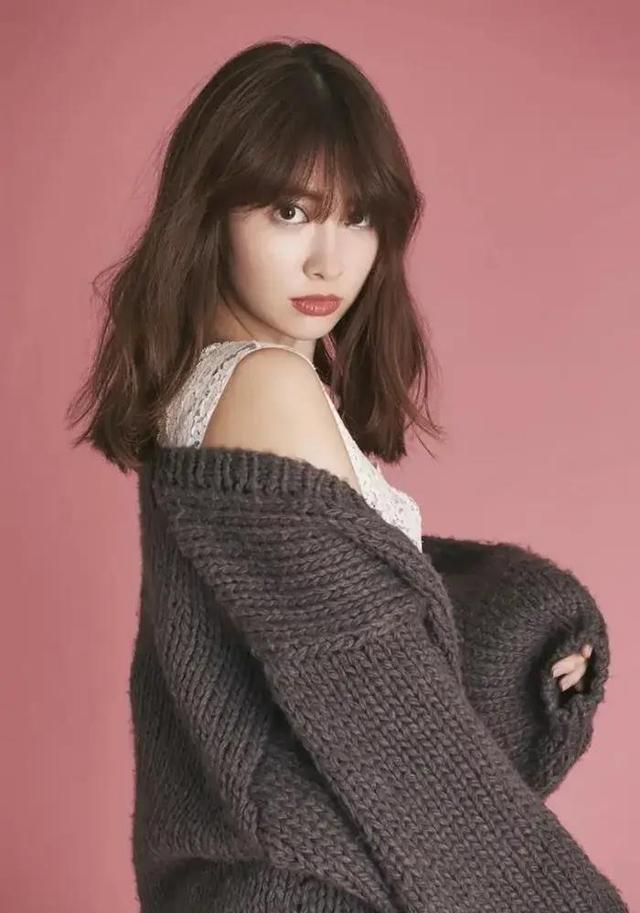 小嶋阳菜:日本性感女神,akb48颜值担当