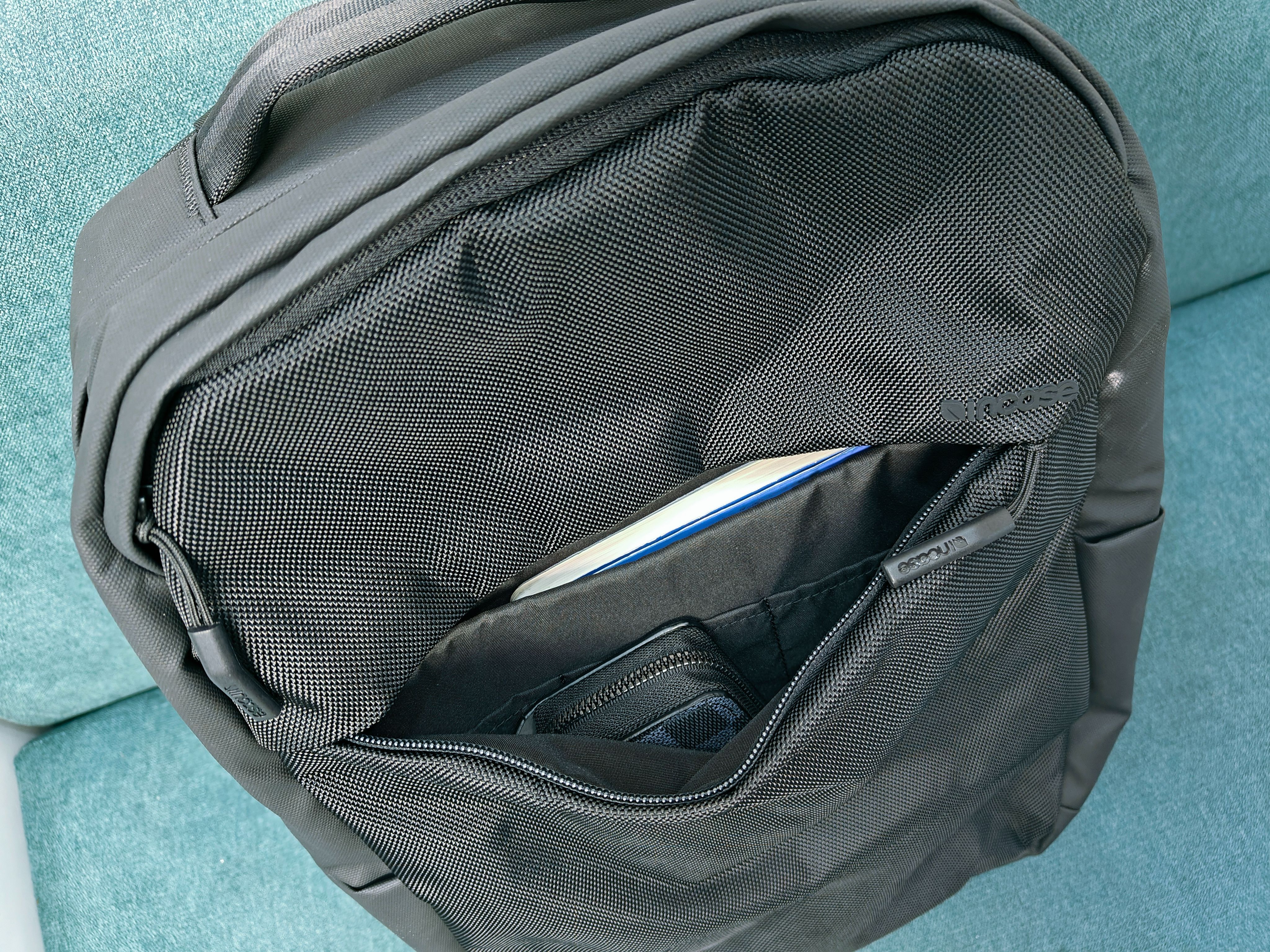 incasecity通勤包:兼顾设计感和实用性,你的通勤背包首选