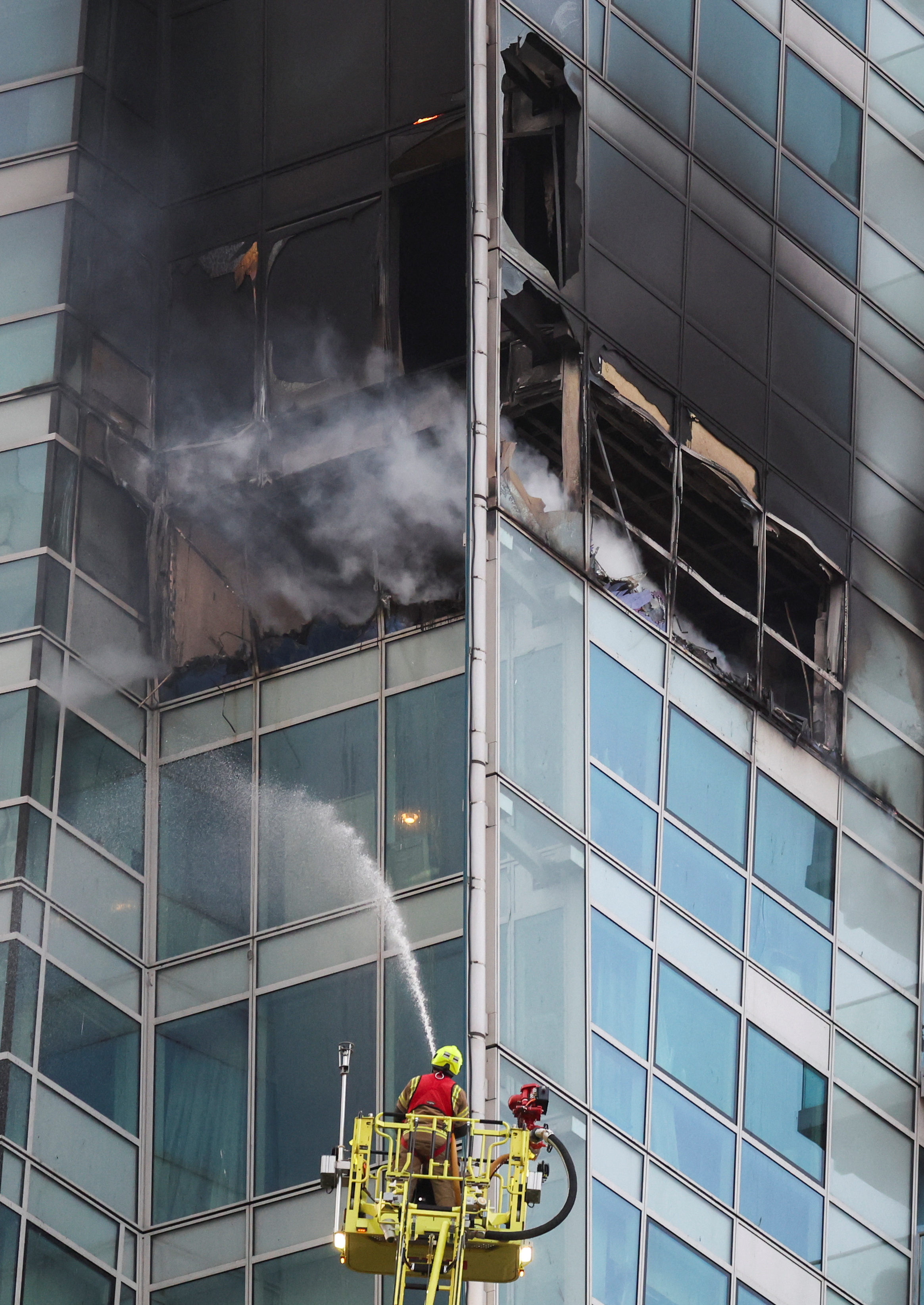 英国伦敦一栋高层建筑物发生火灾