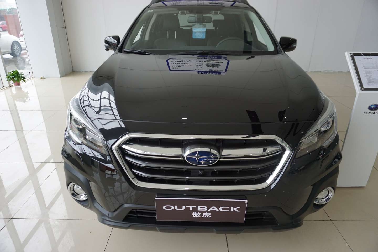 实拍2020款斯巴鲁傲虎,珠光宝石黑很大气,27.08万起