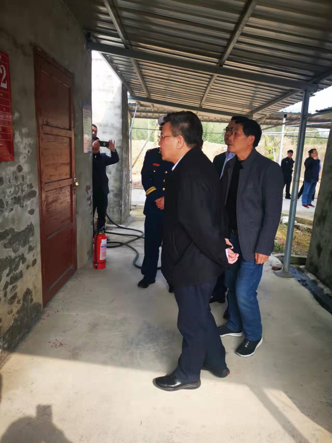 龙卿吉赴南昌市进贤县开展全国"两会"期间安全生产眀查暗访