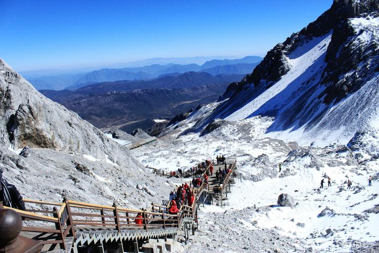 丽江旅行社：旅游市场的热门选择