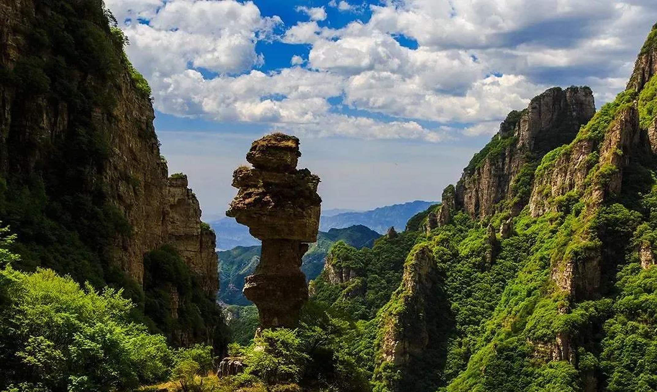 白石山奇峰林立,怪石嶙峋,千姿百态,值得一游!