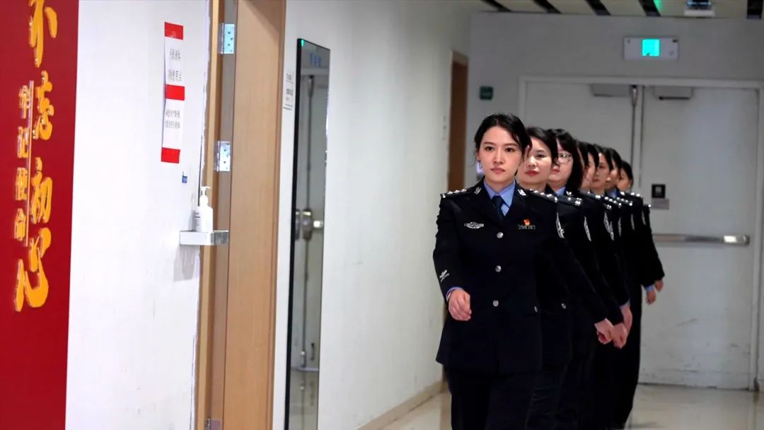 重磅推荐著名报告文学作家李春雷最新力作白云飞歌致敬国门女性力量