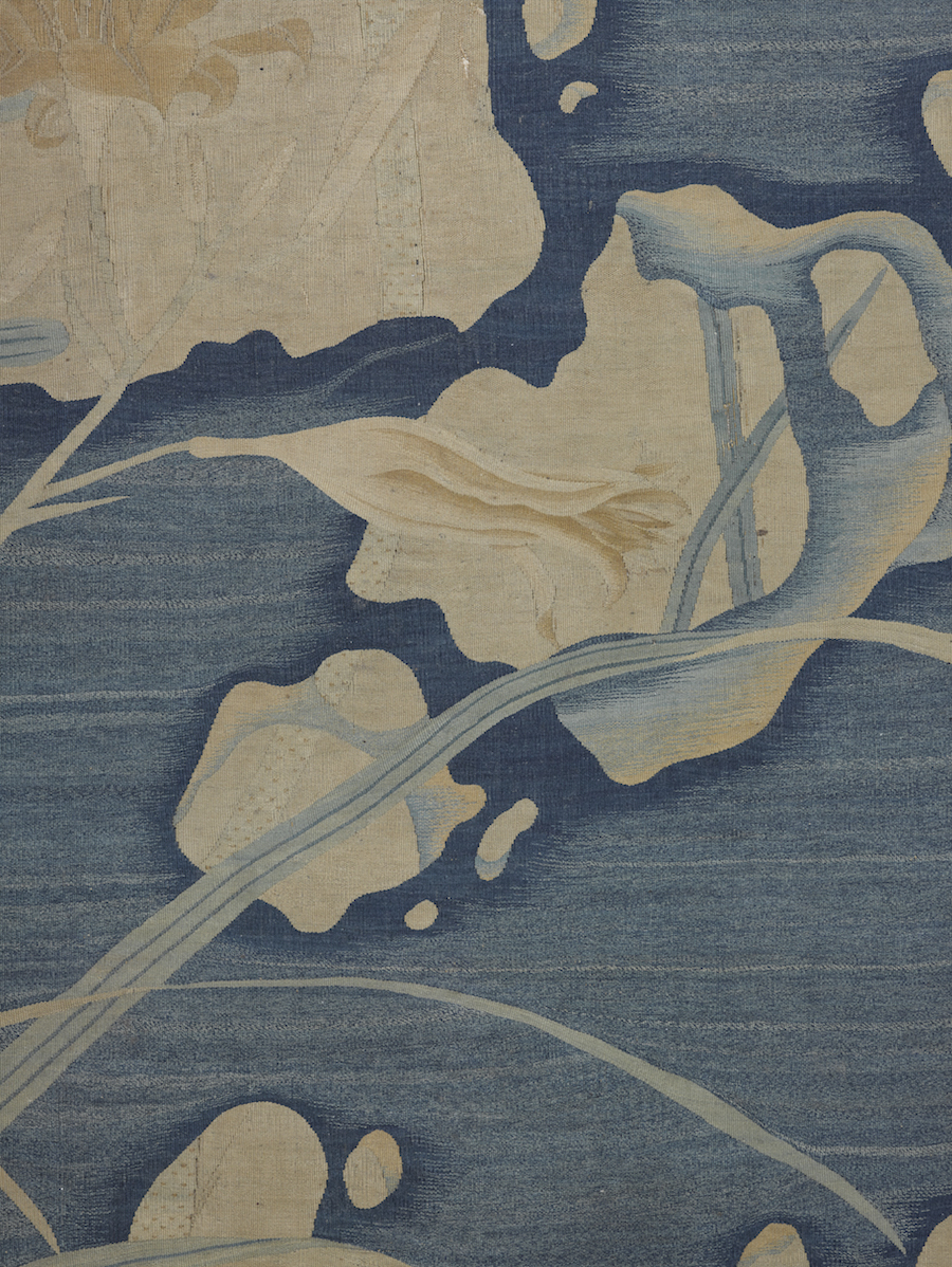 现场|看上博秘藏《莲塘乳鸭图》:缂丝如画,寸缕寸金