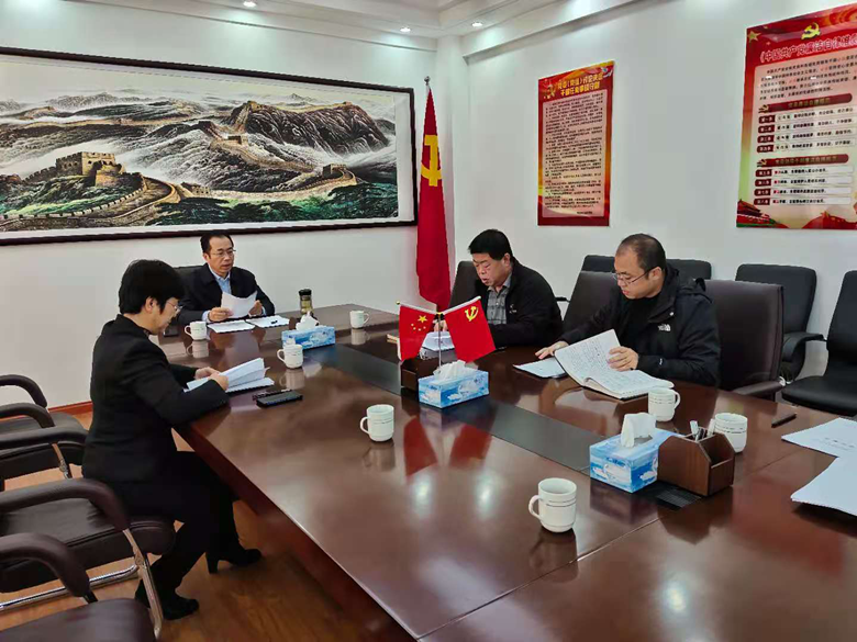 市审计局局长王福辉听取有关审计项目情况汇报