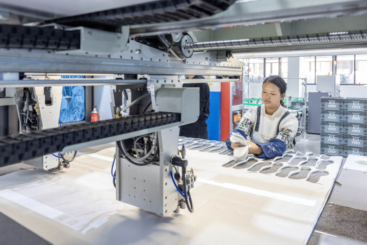 温岭:鞋业智能工厂 提效降耗受青睐