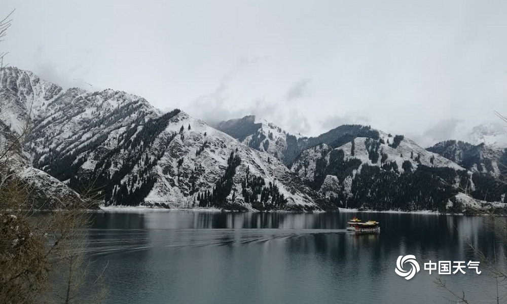 南山望雪图片