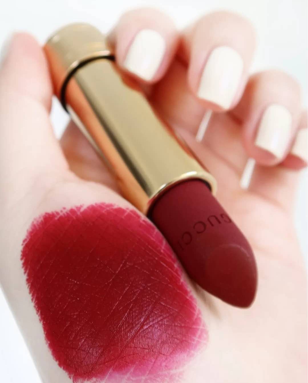 懂啥叫涂上就是我最美丽吗?gucci金管限量新色511 口红