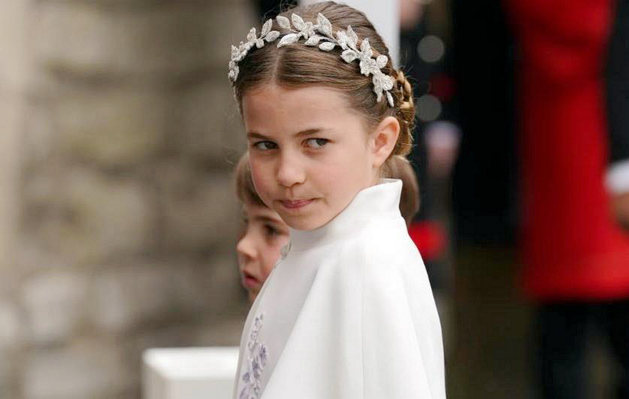 夏洛特公主太美了!继承戴安娜成功美貌,回头看像英女王