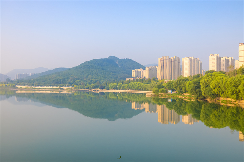 济南凤凰湖风景区图片