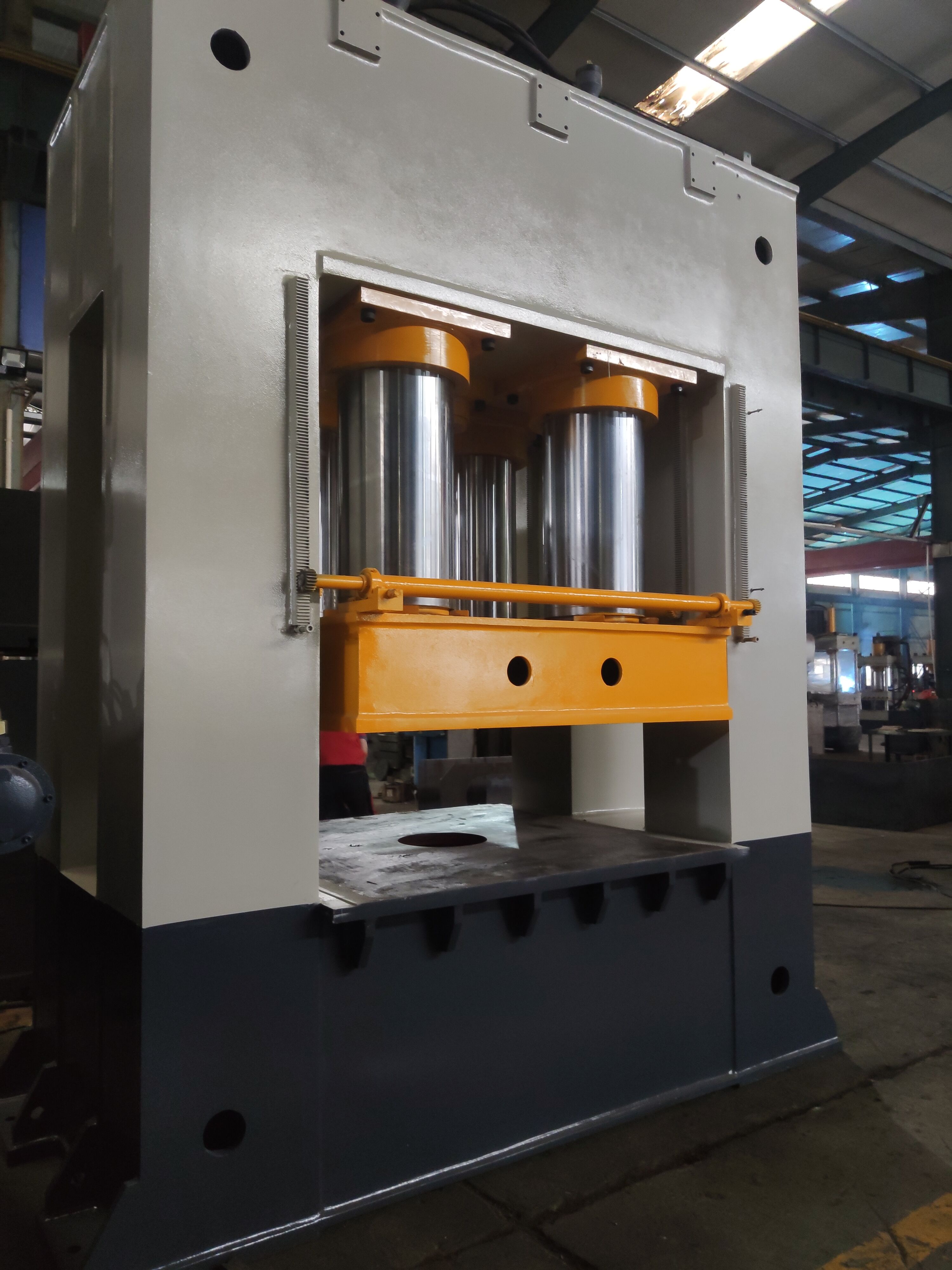 1000吨木屑托盘液压机(模压托盘生产设备)