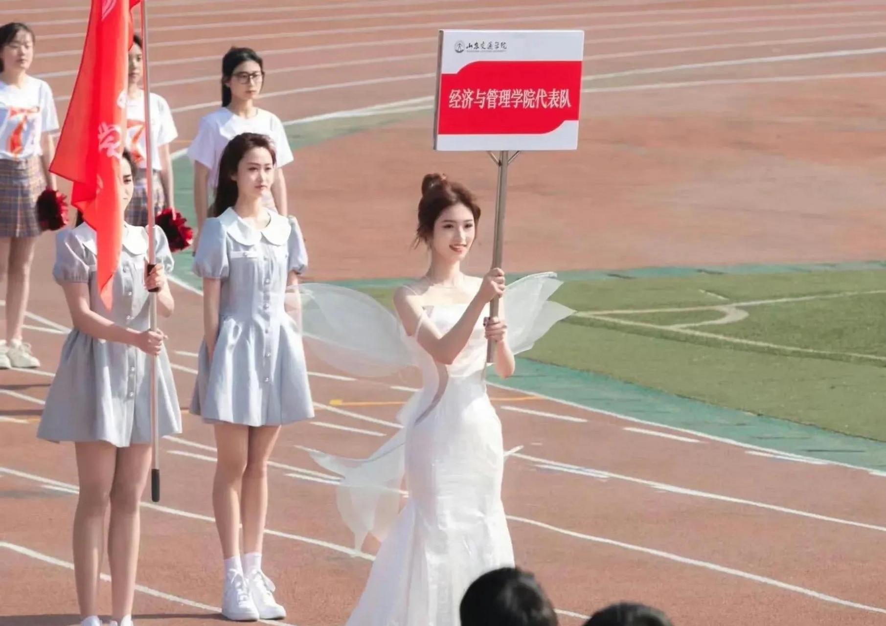 这是山东交通学院的校花么? 果然,大山东出美女