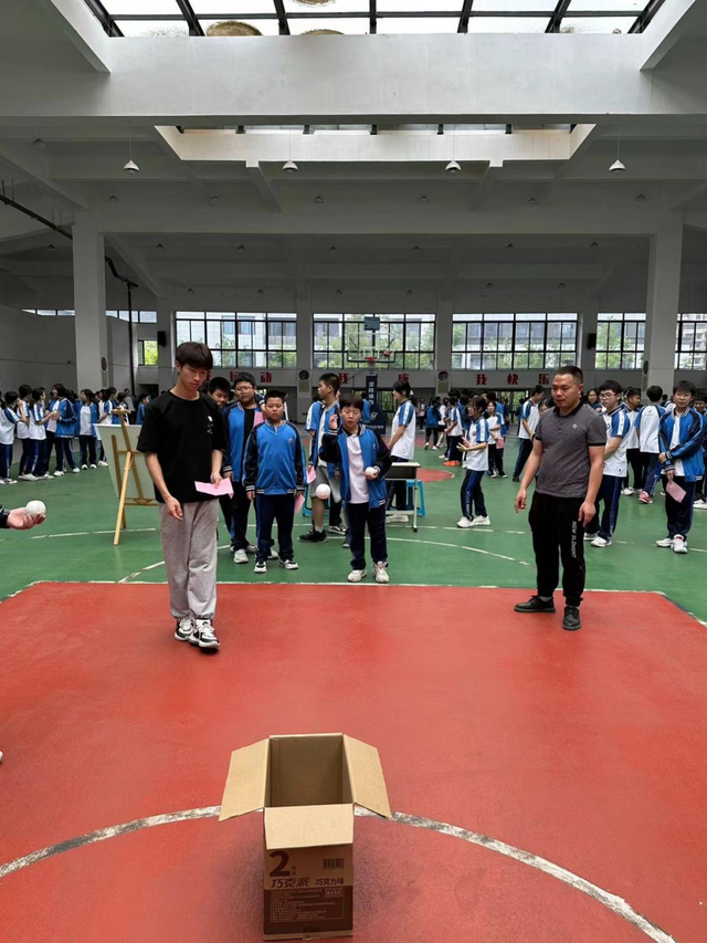 润泽心灵 沐光成长—南充五中青龙山校区举办心理健康趣味游园活动