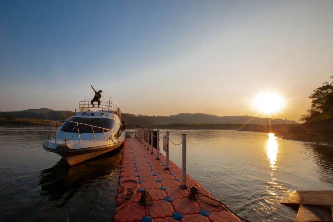 据说"家门口"的景区也玩内卷?来宾这些地方让你fun肆一夏!