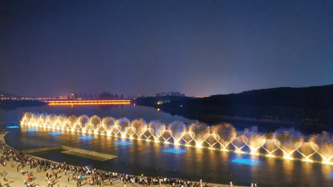 1天5场!国庆期间,泰山西湖景区喷泉表演时间调整