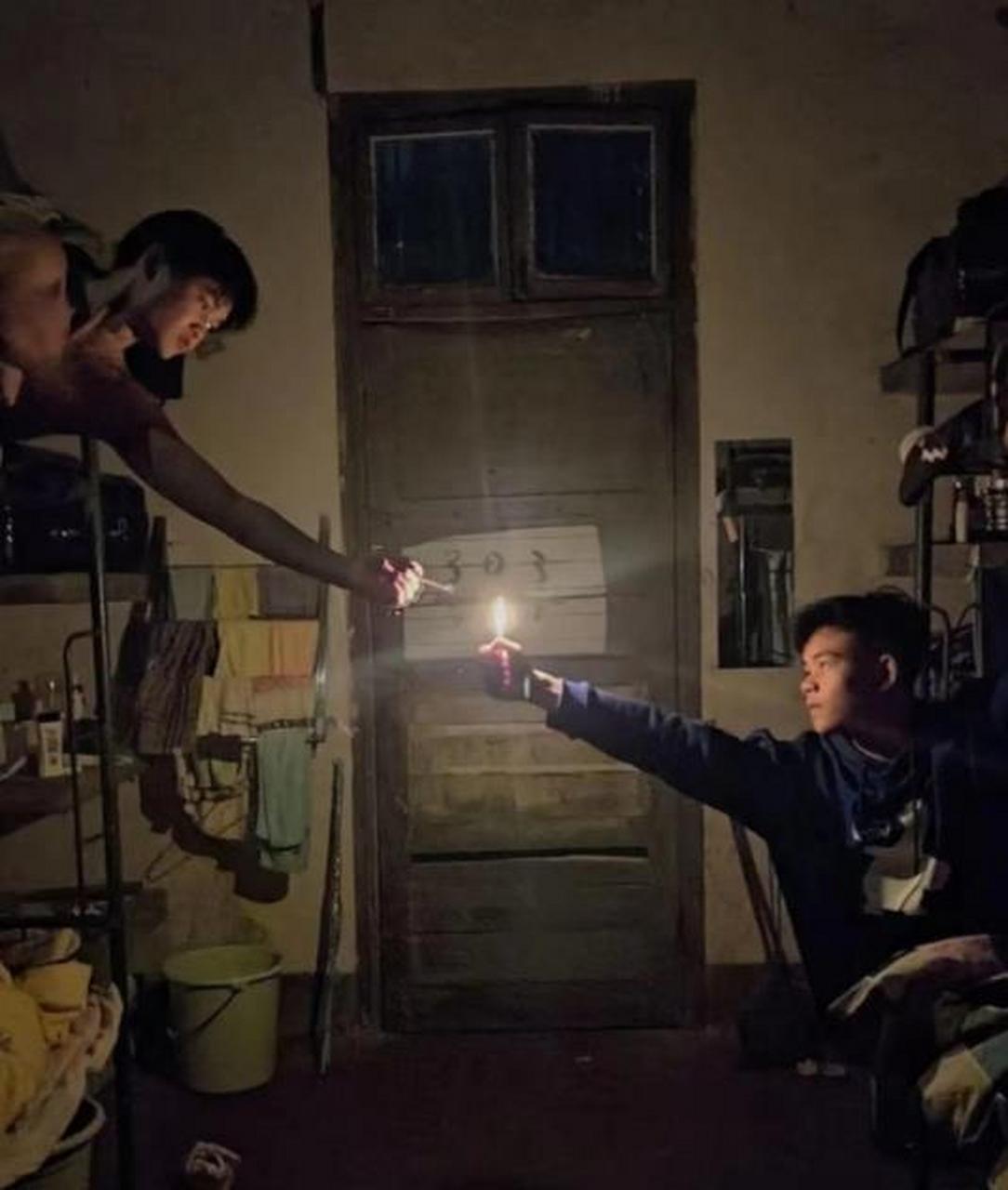 论构图,我只服这张! 《尼古丁的救赎》[狗头]