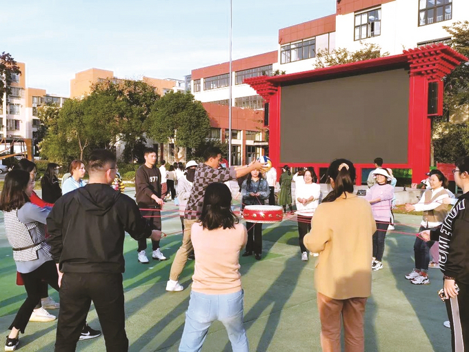 琅小分校天润城小学教职工趣味运动会绽放活力