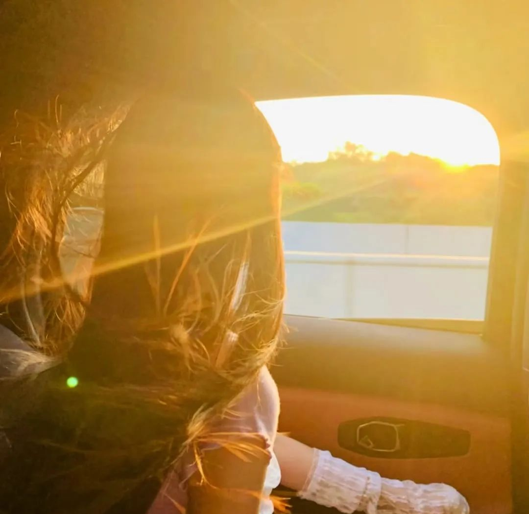 微信头像精选:个性自由女生风采,展现独特魅力