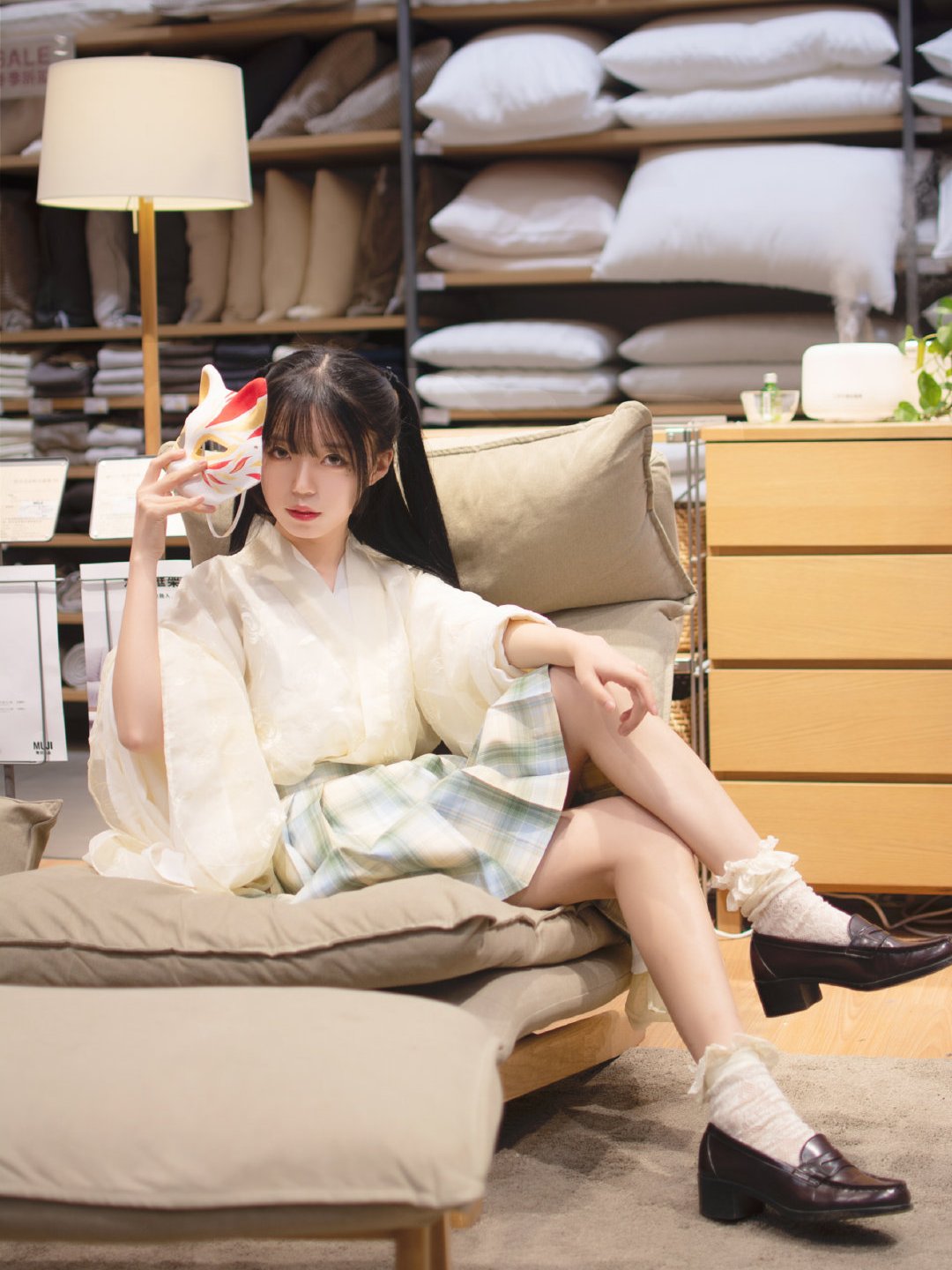 身高158的小个子女生,穿汉服这样"混搭",可爱又优雅,很显高