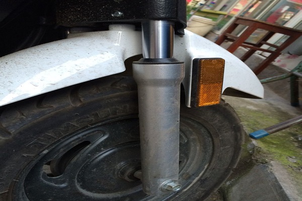 电动车前减震软硬调法