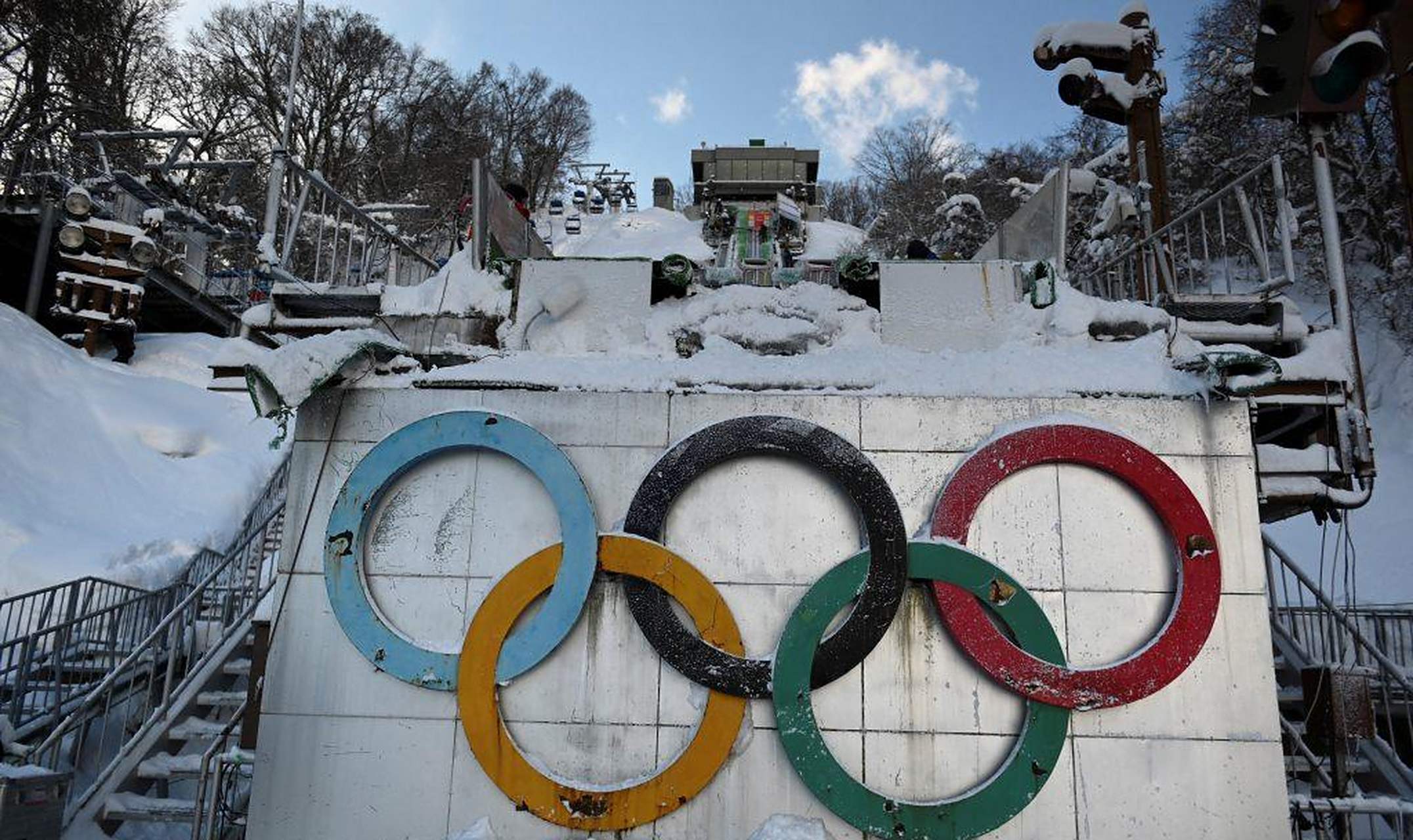 10月6日,日本札幌当局决定撤回申办2030年冬奥会的申请,理由是当地