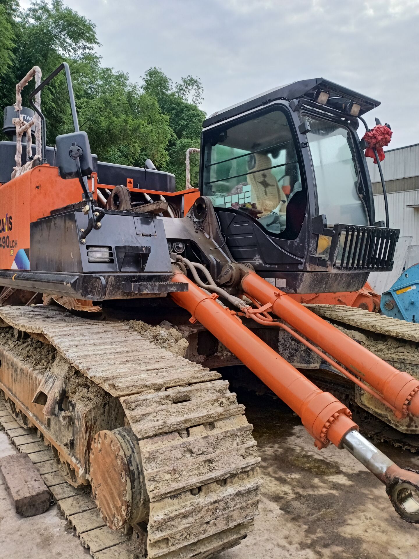 成都市日立挖掘机维修厂家地址站点