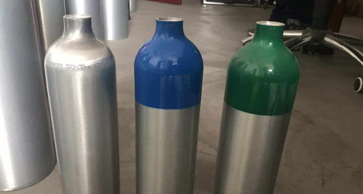 气瓶爆破片安装位置