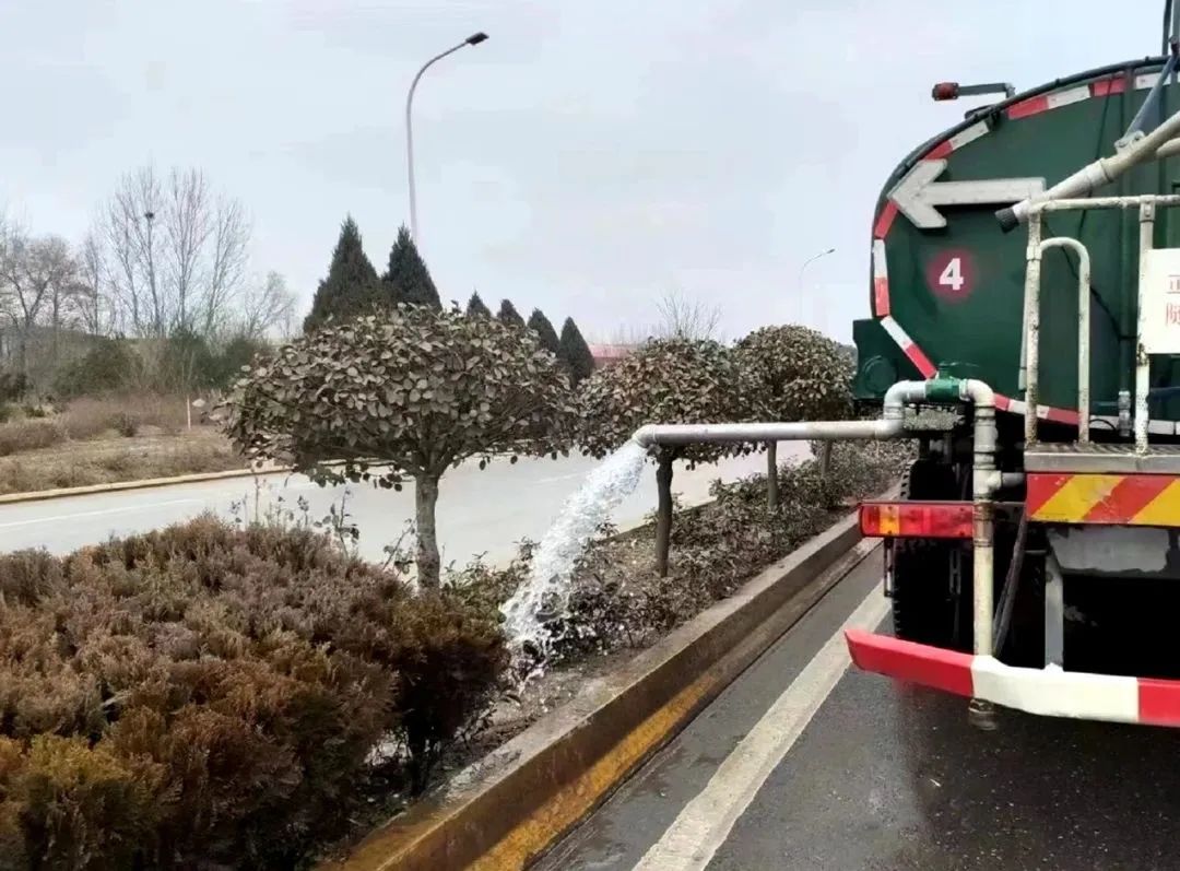 邯郸交通：春季绿化养护忙，提升环境保畅通