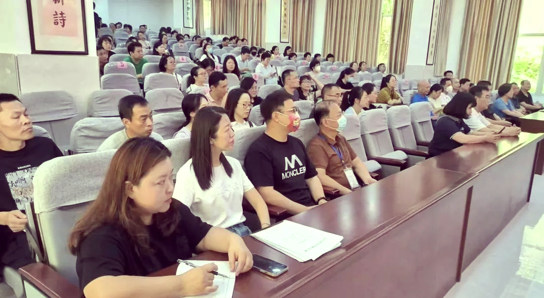 福清华侨中学领导变动及新政策展望