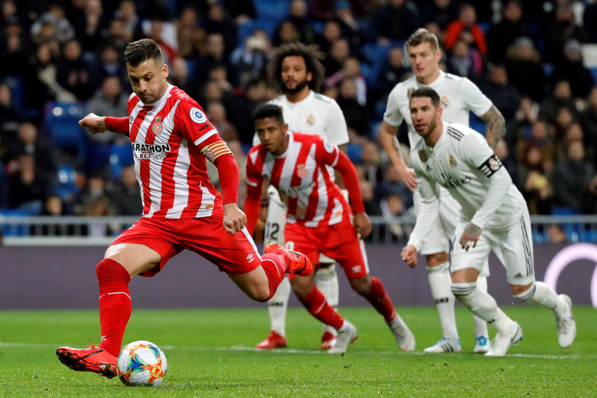 西班牙赫罗纳足球俱乐部在2023~24赛季西甲联赛中表现出色,主场3-0