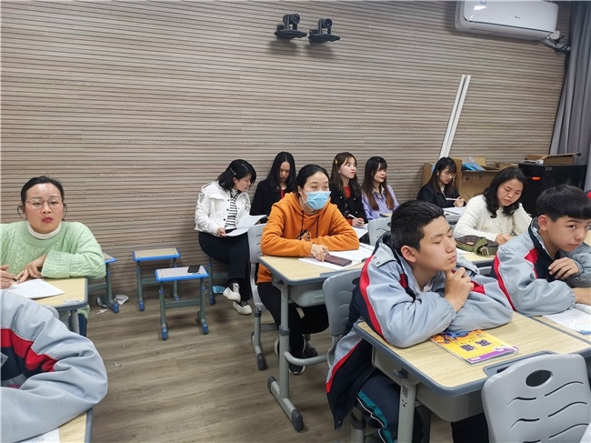 同课异构展风采 精磨细琢促高效——萧江二中开展教共体英语教研活动