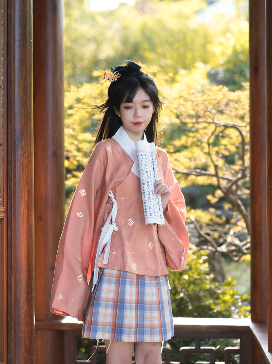 有一种混搭叫"汉服 jk制服",灵动又俏皮,圈外人看了也心动