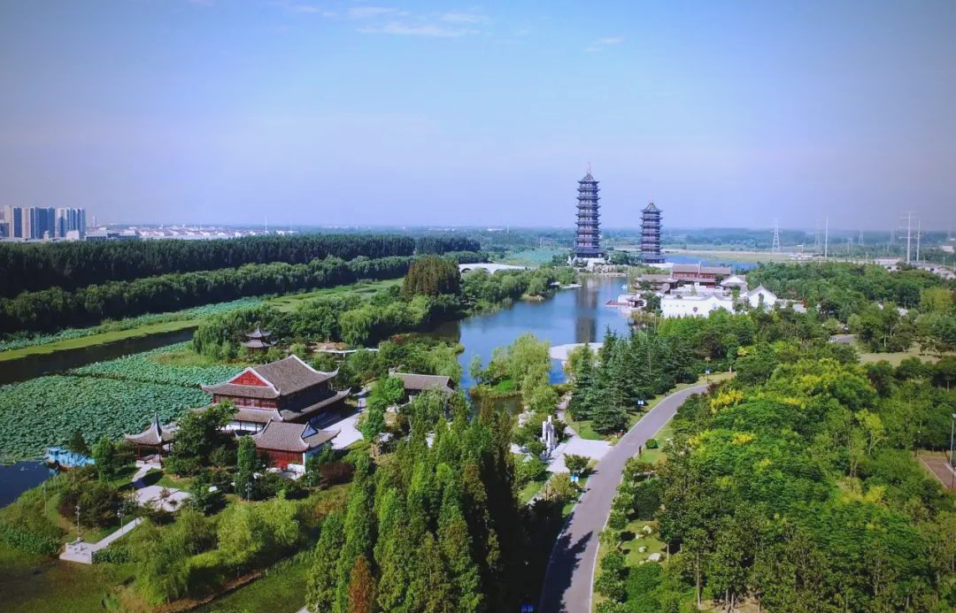 古黄河的韵味三台山森林公园,以其令人陶醉的"最美八景"著称,这里