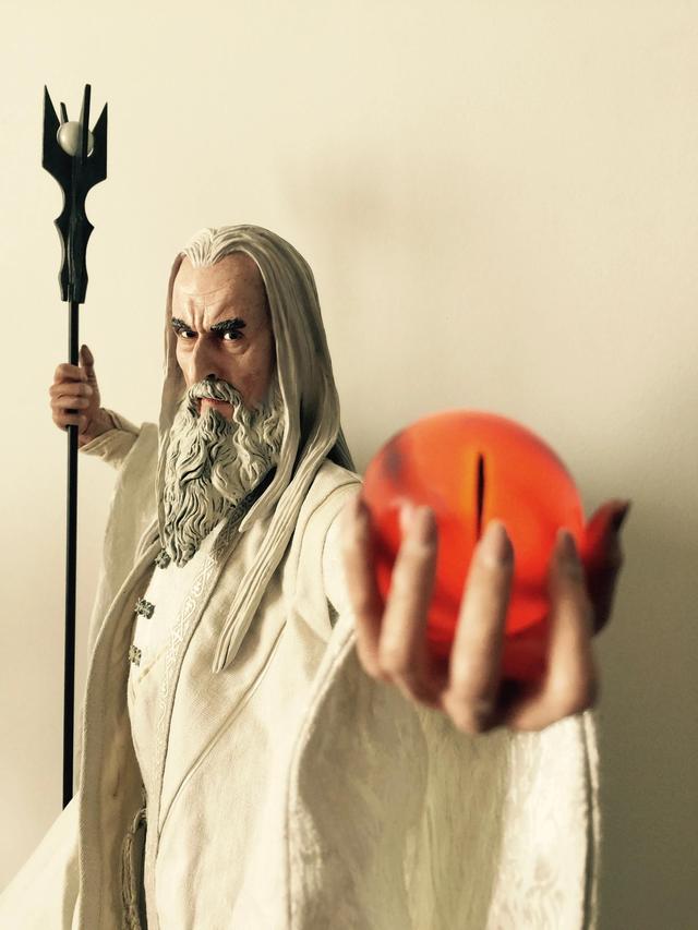 白袍巫师萨鲁曼