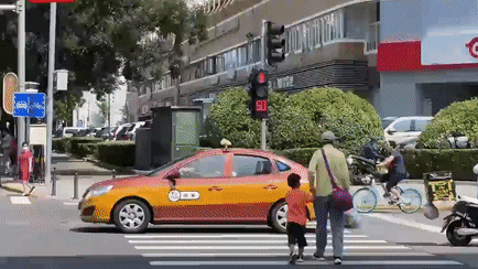 云警说道 | 第一百七十期——行人、非机动车闯红灯危害大,别拿生命去“赶路”-有驾 云警说道 | 第一百七十期——行人、非机动车闯红灯危害大,别拿生命去“赶路”-有驾