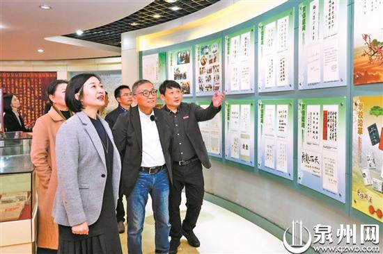 金山软件创始人张旋龙先生回到母校泉州一中