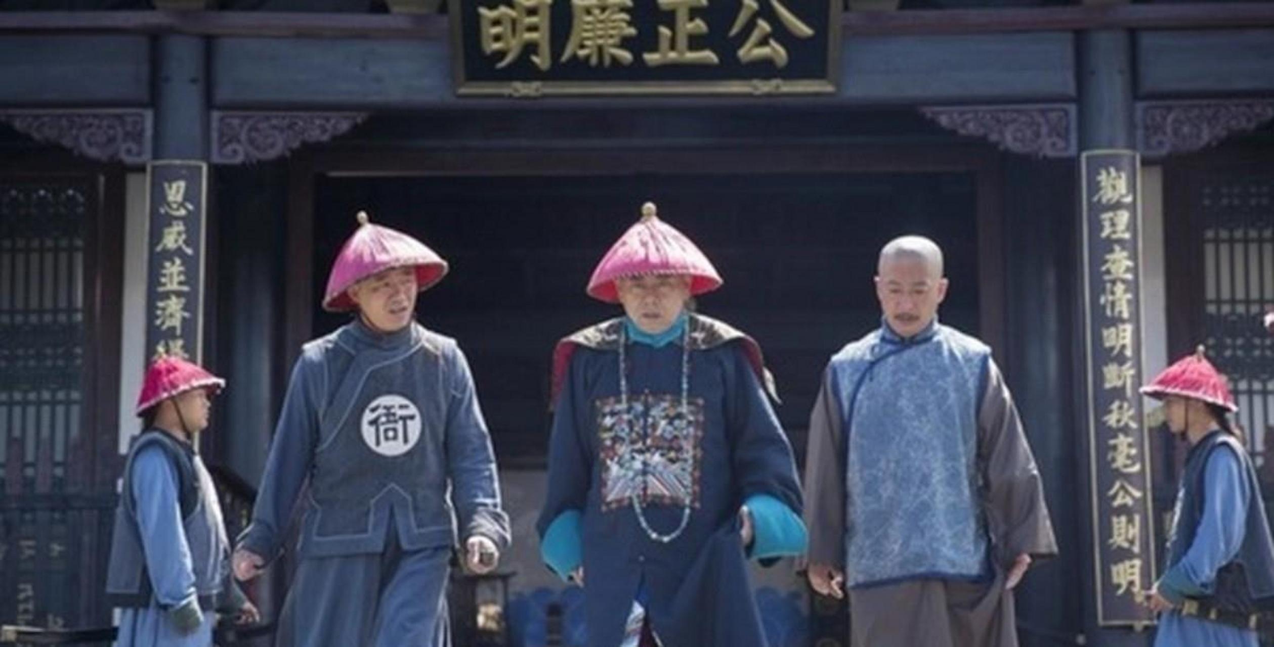 清时,某地盛行小儿子娶大媳妇,以方便媳妇过门后操持家事,抚养幼夫.