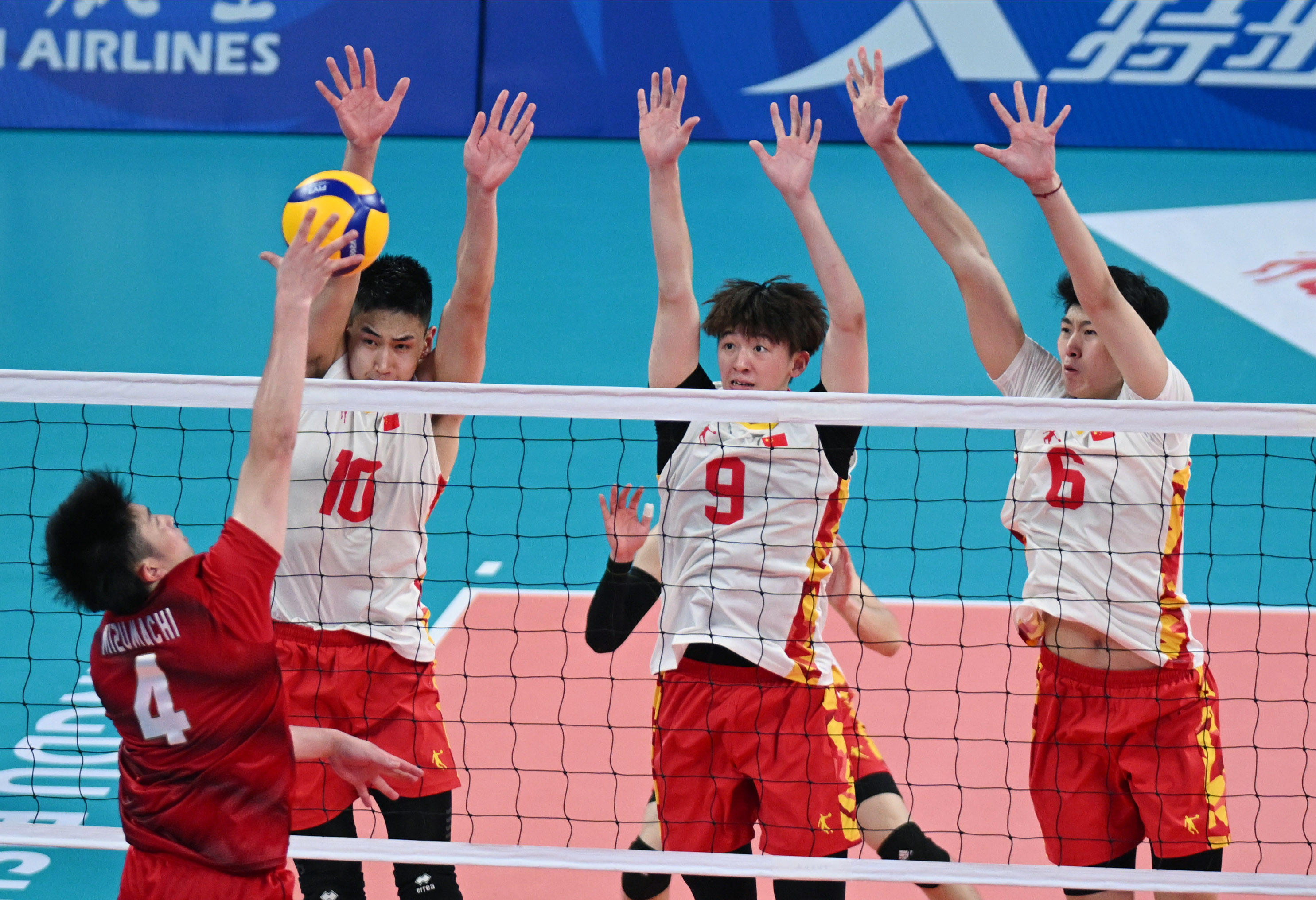 成都大运会丨大运会男排比赛中国队首战零封日本队