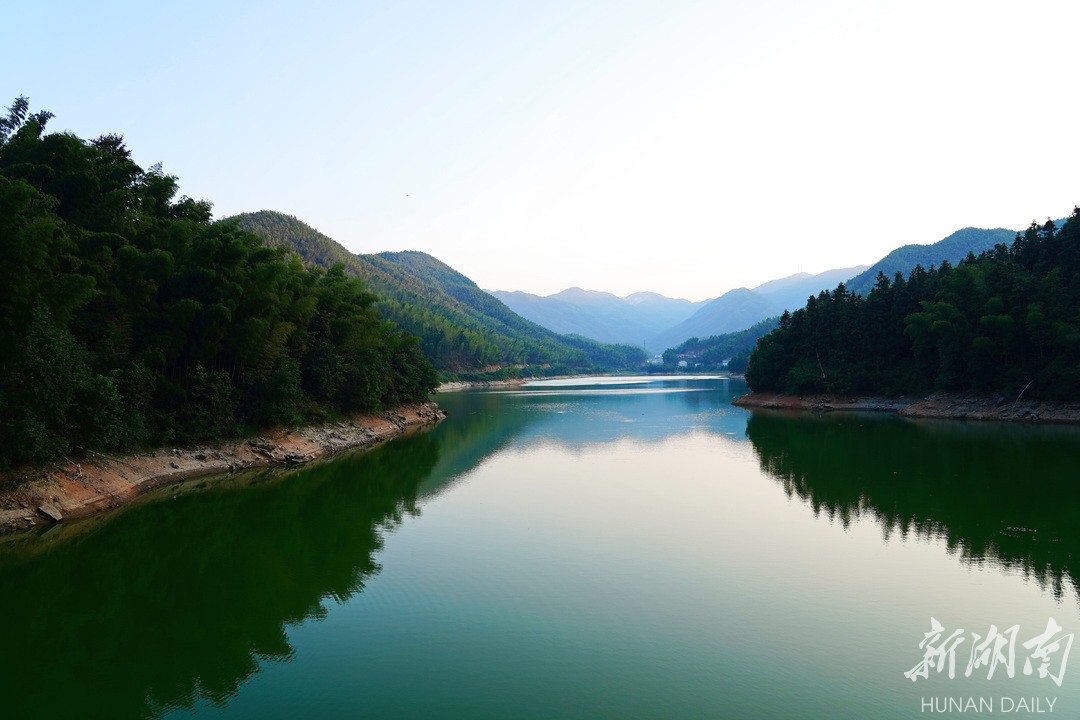 弼时镇:红色热土别样春