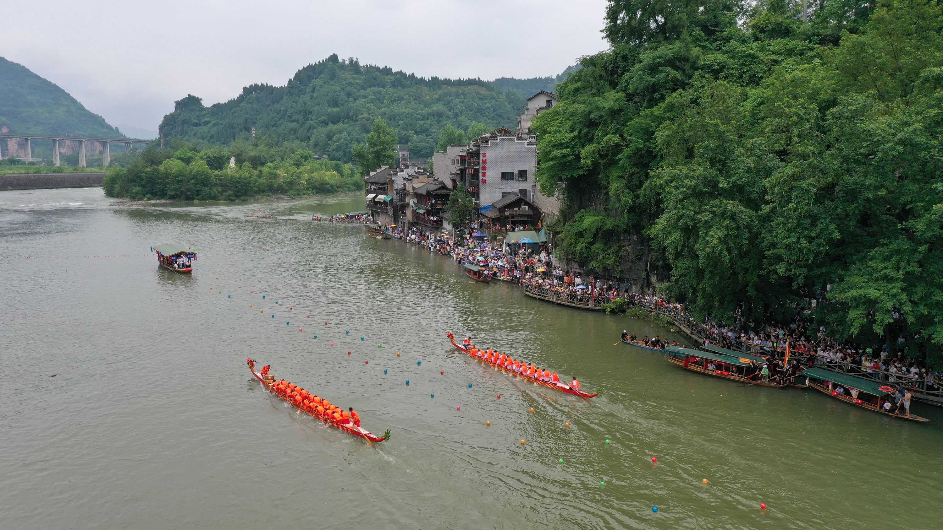 时光相册丨90年,从边城,到世界