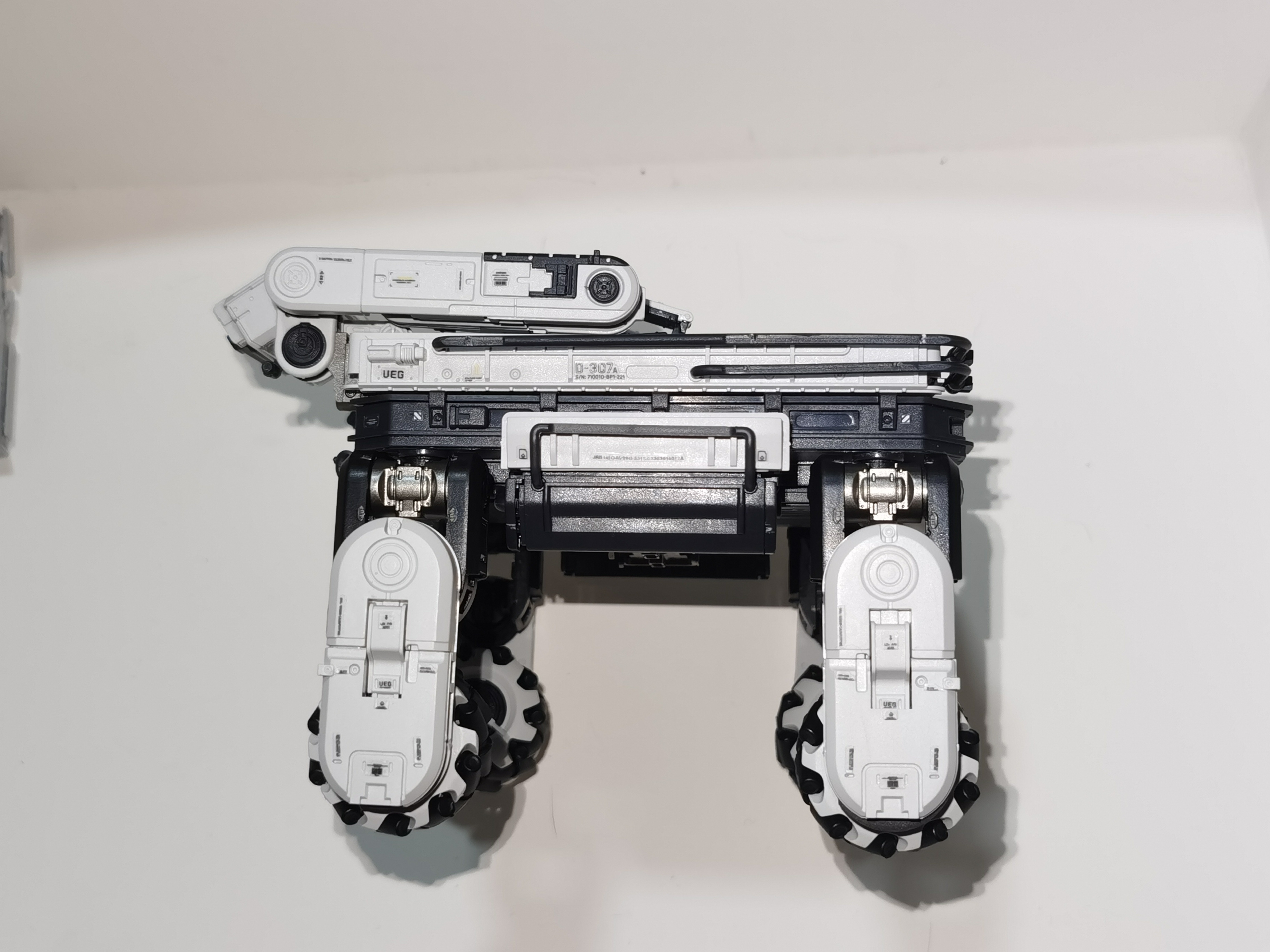 《流浪地球2》周边模型《机械狗-笨笨》拼装效果