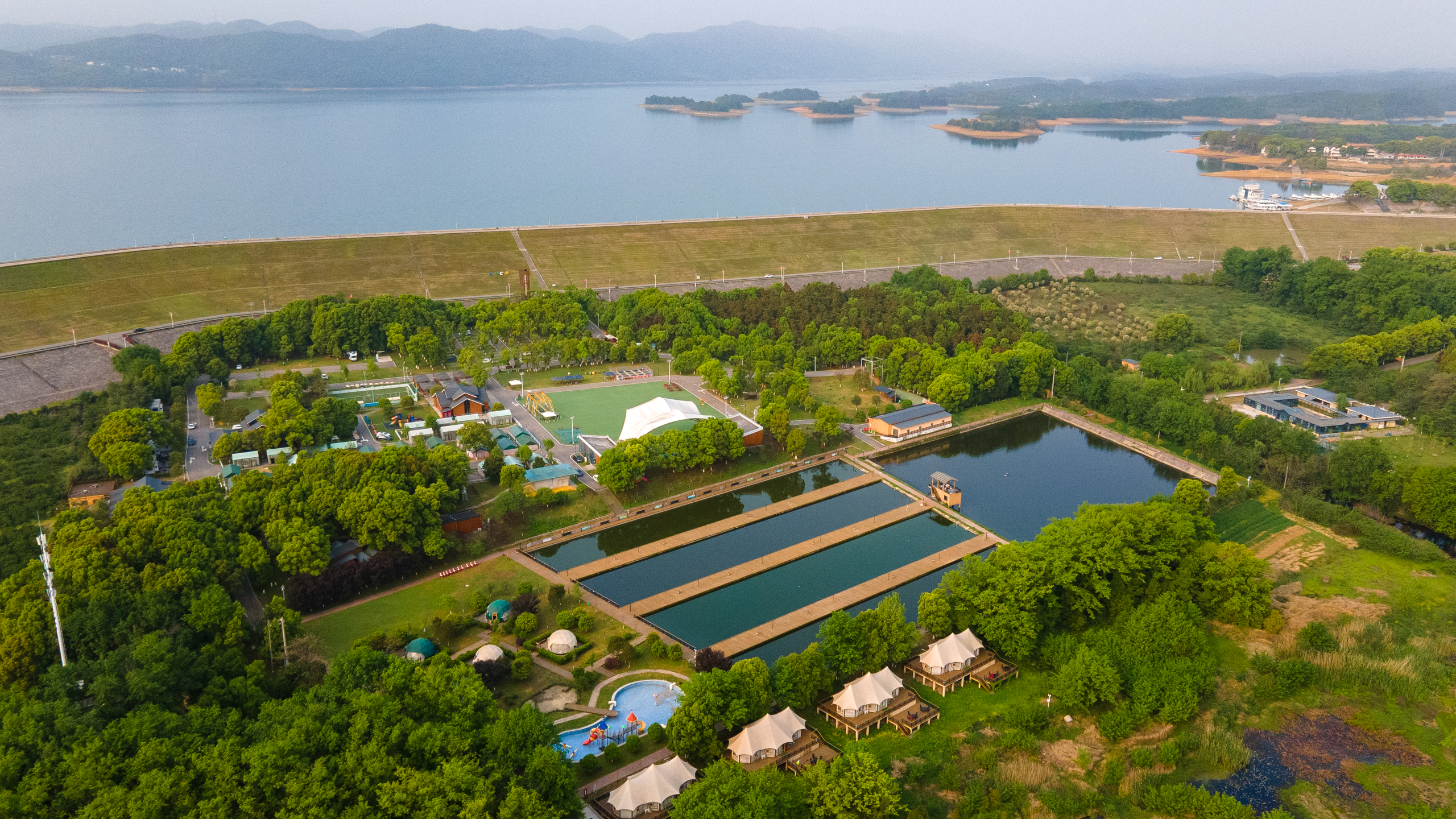 全国首个五星级汽车自驾运动营地,曾获露营界奥斯卡,就藏在湖北