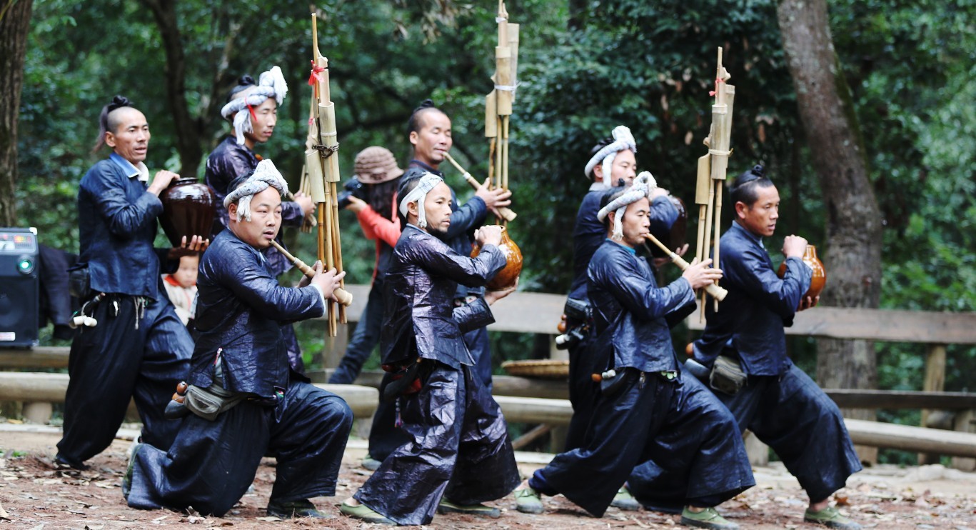 我国唯一允许拥有枪的村子,每个男人成年的时候就能领一把枪