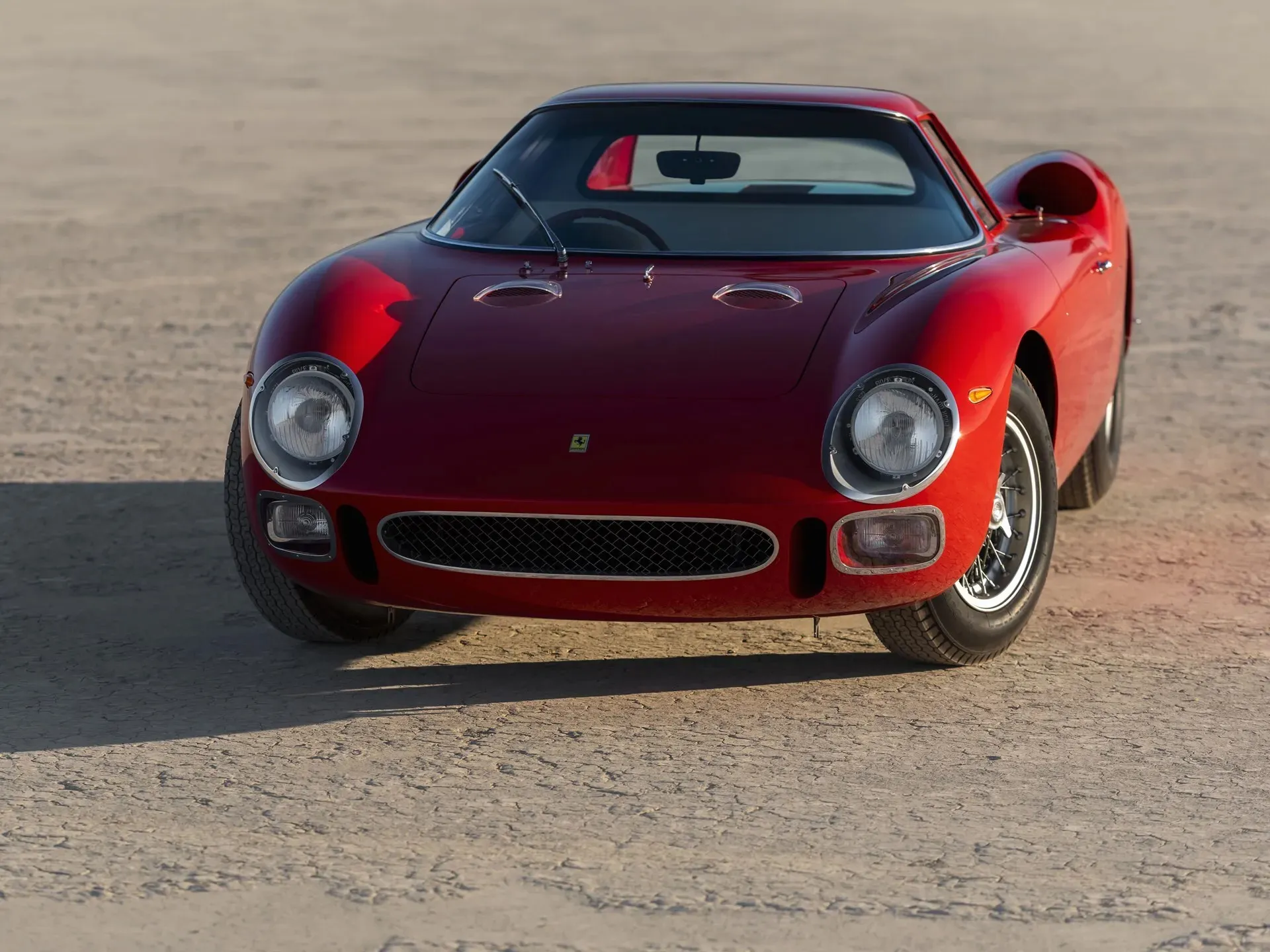 一辆拥有赛车血的统法拉利250 lm拍卖,估价2000万美元