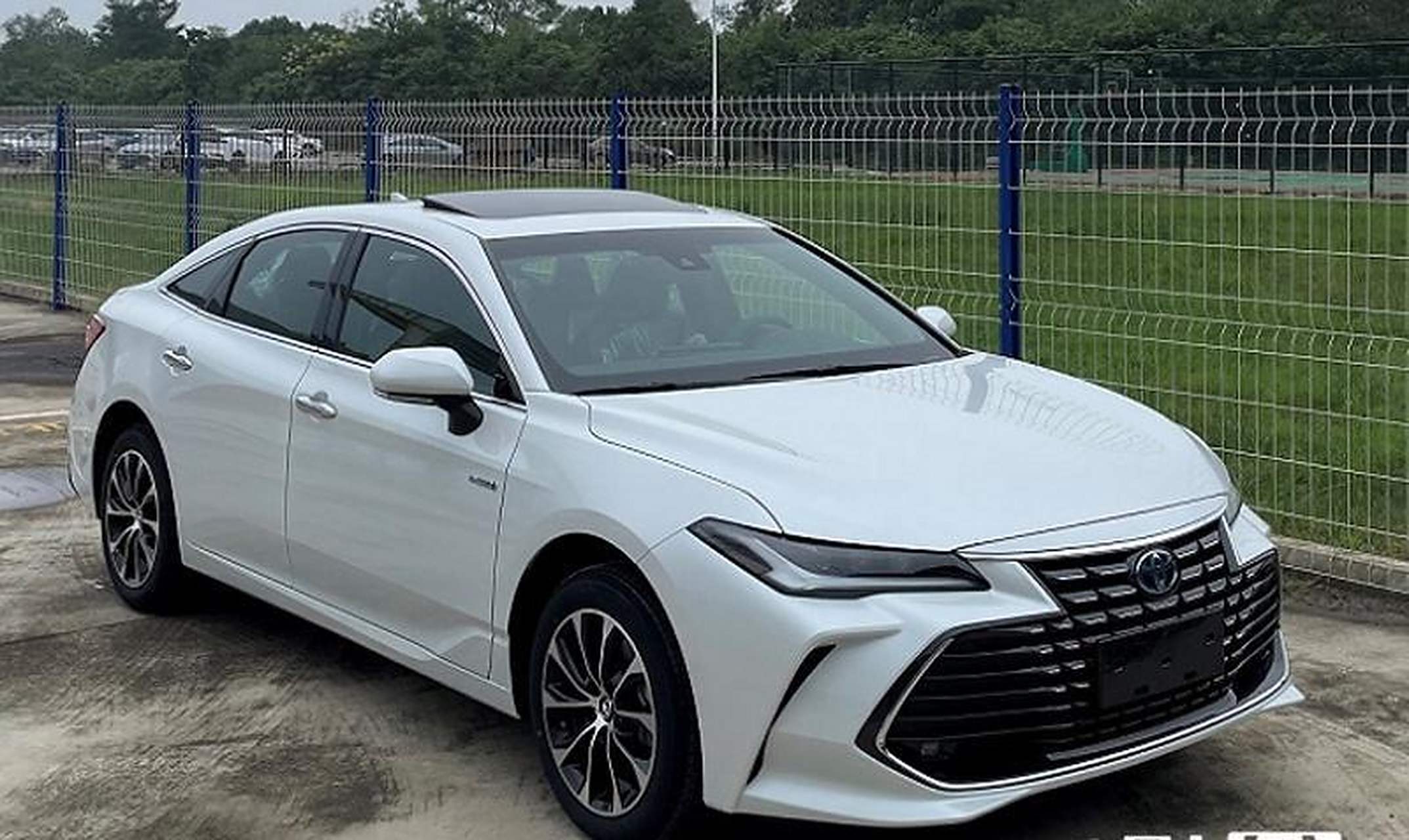 网上车市了解到,一汽丰田2023款亚洲龙将于5月25日上市.