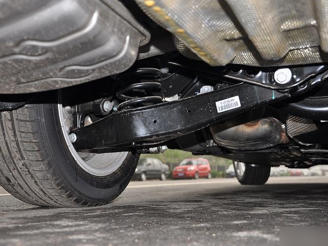 1,迈腾的底盘悬挂系统采用了前麦弗逊式独立悬挂和后多连杆式独立悬挂